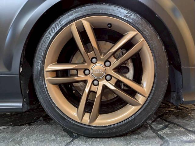 ＴＴクーペ １．８ＴＦＳＩ　Ｓラインパッケージ　マットブラック　リアウィング・ドアミラー・カーボンラッピング　ブロンズ塗装１８インチＡＷ　純正ナビ　フルセグＴＶ　ＢＴ接続　リアカメラ　革シート　デジタルインナーミラー　ドラレコ　シートカバー　ＥＴＣ（67枚目）