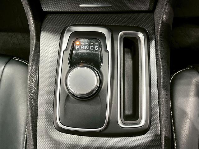 クライスラー・３００ ３００Ｓ　純正ナビ　フルセグＴＶ　Ｂｌｕｅｔｏｏｔｈ　バックカメラ　　フォグ　純正２０インチＡＷ　黒レザーシート　電動シート　シートヒーター　レーダークルーズ　クリアランスソナー　ドラレコ　スマートキー　ＥＴＣ（40枚目）