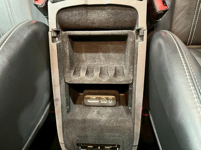 クライスラー・３００ ３００Ｓ　純正ナビ　フルセグＴＶ　Ｂｌｕｅｔｏｏｔｈ　バックカメラ　　フォグ　純正２０インチＡＷ　黒レザーシート　電動シート　シートヒーター　レーダークルーズ　クリアランスソナー　ドラレコ　スマートキー　ＥＴＣ（43枚目）