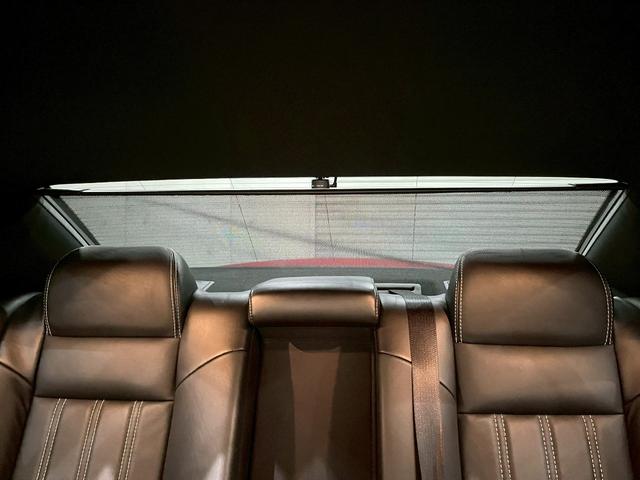 クライスラー・３００ ３００Ｓ　純正ナビ　フルセグＴＶ　Ｂｌｕｅｔｏｏｔｈ　バックカメラ　　フォグ　純正２０インチＡＷ　黒レザーシート　電動シート　シートヒーター　レーダークルーズ　クリアランスソナー　ドラレコ　スマートキー　ＥＴＣ（64枚目）