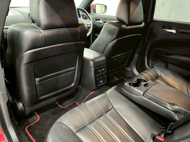 クライスラー・３００ ３００Ｓ　純正ナビ　フルセグＴＶ　Ｂｌｕｅｔｏｏｔｈ　バックカメラ　　フォグ　純正２０インチＡＷ　黒レザーシート　電動シート　シートヒーター　レーダークルーズ　クリアランスソナー　ドラレコ　スマートキー　ＥＴＣ（65枚目）