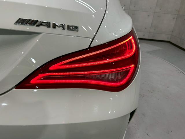 ＣＬＡクラス シューティングブレーク ＣＬＡ１８０　シューティングブレーク　スポーツ　レーダーセーフティＰＫＧ　純正ナビ　ＤＴＶ　ＢＴ接続　バックカメラ　ＨＩＤヘッドライト　パワーバックドア　純正１８インチＡＷ　ハーフレザーシート　シートヒーター　レーダークルーズ　キーレスゴー　ＥＴＣ（18枚目）