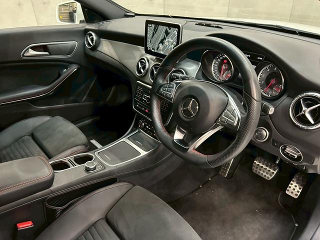 ＣＬＡクラス シューティングブレーク ＣＬＡ１８０　シューティングブレーク　スポーツ　レーダーセーフティＰＫＧ　純正ナビ　ＤＴＶ　ＢＴ接続　バックカメラ　ＨＩＤヘッドライト　パワーバックドア　純正１８インチＡＷ　ハーフレザーシート　シートヒーター　レーダークルーズ　キーレスゴー　ＥＴＣ（49枚目）
