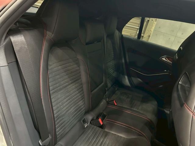 ＣＬＡクラス シューティングブレーク ＣＬＡ１８０　シューティングブレーク　スポーツ　レーダーセーフティＰＫＧ　純正ナビ　ＤＴＶ　ＢＴ接続　バックカメラ　ＨＩＤヘッドライト　パワーバックドア　純正１８インチＡＷ　ハーフレザーシート　シートヒーター　レーダークルーズ　キーレスゴー　ＥＴＣ（57枚目）