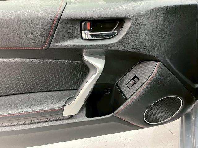 ８６ スタイルＣｂ　純正ナビ　フルセグＴＶ　Ｂｌｕｅｔｏｏｔｈ　バックモニター　ＨＩＤヘッドライト　フォグ　純正１７インチアルミ　ハーフレザーシート　革巻きステア　パドルシフト　スマートキー　ＥＴＣ　実走行１．７万キロ台（30枚目）