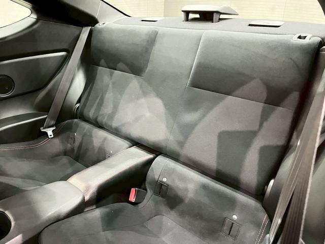 ８６ スタイルＣｂ　純正ナビ　フルセグＴＶ　Ｂｌｕｅｔｏｏｔｈ　バックモニター　ＨＩＤヘッドライト　フォグ　純正１７インチアルミ　ハーフレザーシート　革巻きステア　パドルシフト　スマートキー　ＥＴＣ　実走行１．７万キロ台（49枚目）