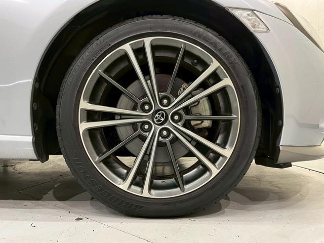 ８６ スタイルＣｂ　純正ナビ　フルセグＴＶ　Ｂｌｕｅｔｏｏｔｈ　バックモニター　ＨＩＤヘッドライト　フォグ　純正１７インチアルミ　ハーフレザーシート　革巻きステア　パドルシフト　スマートキー　ＥＴＣ　実走行１．７万キロ台（57枚目）