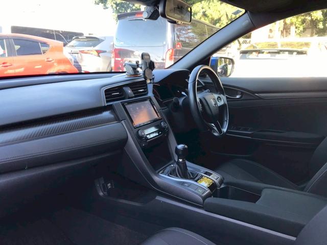 シビック ハッチバック　６速ＭＴ　ＨＫＳマフラー　ＢＬＩＴＺエアインテークパイプ　エアロ　Ｇａｔｈｅｒｓナビ　Ａｐｐｌｅｃａｒｐｌａｙ　Ｂｌｕｅｔｏｏｔｈ　ＴＶ　純正１８ＡＷ　前後ドラレコ　レーダークルーズ　衝突軽減　ＥＴＣ（49枚目）
