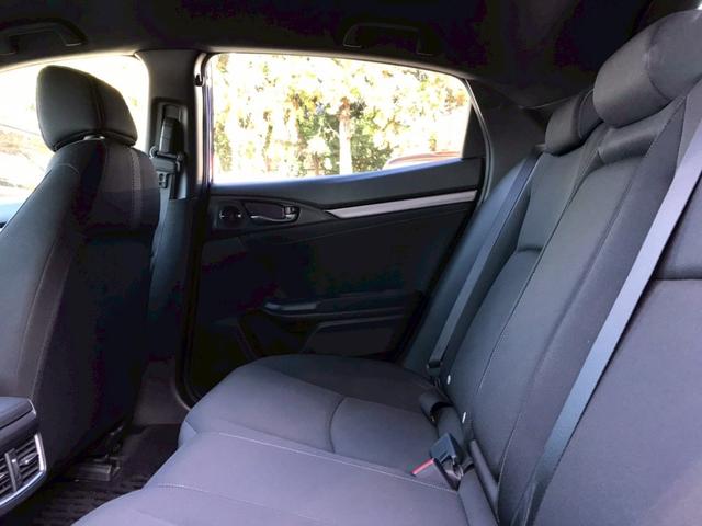 シビック ハッチバック　６速ＭＴ　ＨＫＳマフラー　ＢＬＩＴＺエアインテークパイプ　エアロ　Ｇａｔｈｅｒｓナビ　Ａｐｐｌｅｃａｒｐｌａｙ　Ｂｌｕｅｔｏｏｔｈ　ＴＶ　純正１８ＡＷ　前後ドラレコ　レーダークルーズ　衝突軽減　ＥＴＣ（57枚目）