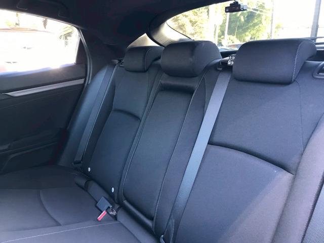 シビック ハッチバック　６速ＭＴ　ＨＫＳマフラー　ＢＬＩＴＺエアインテークパイプ　エアロ　Ｇａｔｈｅｒｓナビ　Ａｐｐｌｅｃａｒｐｌａｙ　Ｂｌｕｅｔｏｏｔｈ　ＴＶ　純正１８ＡＷ　前後ドラレコ　レーダークルーズ　衝突軽減　ＥＴＣ（58枚目）