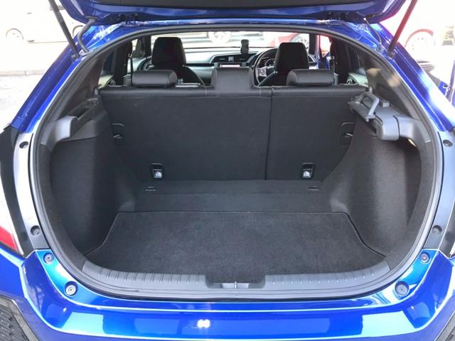 シビック ハッチバック　６速ＭＴ　ＨＫＳマフラー　ＢＬＩＴＺエアインテークパイプ　エアロ　Ｇａｔｈｅｒｓナビ　Ａｐｐｌｅｃａｒｐｌａｙ　Ｂｌｕｅｔｏｏｔｈ　ＴＶ　純正１８ＡＷ　前後ドラレコ　レーダークルーズ　衝突軽減　ＥＴＣ（64枚目）