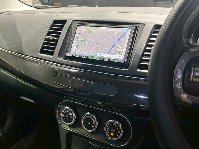 ランサー ＧＳＲエボリューションＸ　５速ＭＴ　大型リアスポイラー　ＲＡＺＯシフトノブ　ＲＥＣＡＲＯシート　社外１８インチＡＷ　ｂｒｅｍｂｏキャリパー　社外ナビ　ＨＩＤヘッドライト　オートライト　電動格納ミラー　スマートキー　ＥＴＣ車載器（25枚目）