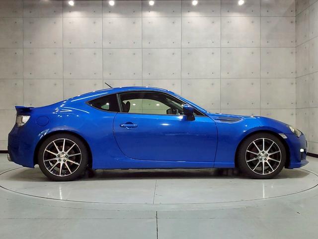 ＢＲＺ Ｓ　６速ＭＴ　社外１７インチアルミ　ＢＲＩＤＥフルバケットシート　シートヒーター　社外ナビ　フルセグＴＶ　Ｂｌｕｅｔｏｏｔｈ接続　バックカメラ　ＨＩＤヘッドライト　フォグ　スマートキー　スペアキー　ＥＴＣ（13枚目）