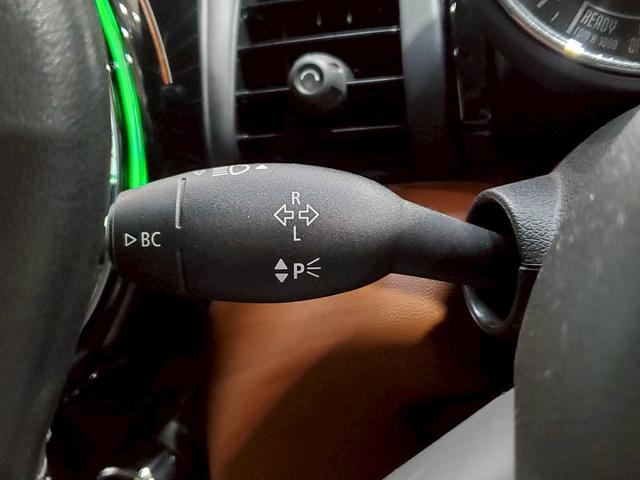 ＭＩＮＩ クーパーＳ　セブン　特別仕様車　シルバールーフ・ストライプ　純正ナビ　フルセグＴＶ　バックカメラ　ハーフレザーシート　純正ＡＷ　ＬＥＤヘッドライト　革巻きステア　オートクルーズ　スマートキー　スペアキー　ミラー内装ＥＴＣ（35枚目）