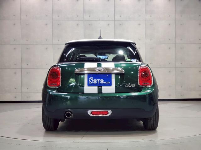 ＭＩＮＩ クーパー　ユーザー様直接仕入れ　ボンネットストライプ　ユニオンジャック　白ルーフ　純正ナビ　Ｂｌｕｅｔｏｏｔｈ　バックカメラ　ハーフレザーシート　デジタルインナーミラー　スペアキー　ＥＴＣ　実走行２．３万キロ台（15枚目）