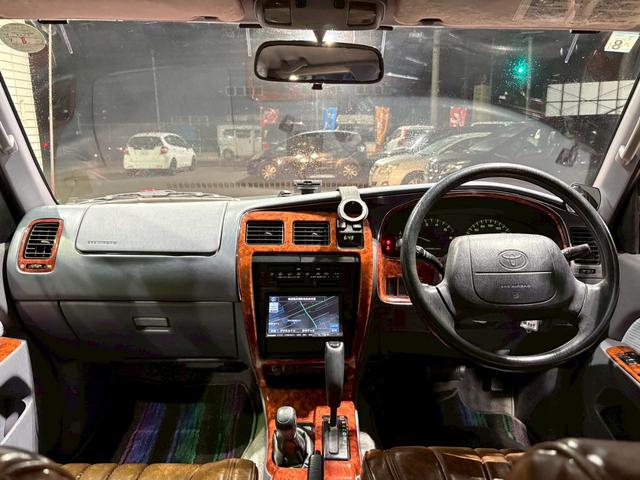 TOYOTA HILUX SURF SSR-X