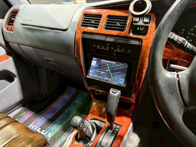 TOYOTA HILUX SURF SSR-X
