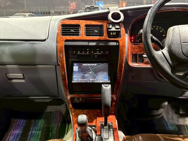 TOYOTA HILUX SURF SSR-X