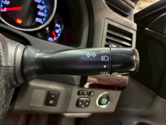 マークＸ ２５０Ｇ　リラックスセレクション　ユーザー様直接仕入れ車　後期バンパー　社外２０インチＡＷ・エアロ・テールランプ　ディスプレイオーディオ　レザー調シートカバー　パワーシート　デジタルインナーミラー　ステアスイッチ　スマートキー　ＥＴＣ（30枚目）