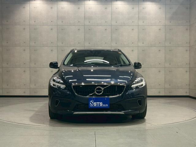 Ｖ４０ クロスカントリー　Ｔ５　ＡＷＤ　タックエディション　純正ナビ　Ｂｌｕｅｔｏｏｔｈ　リアカメラ　ＬＥＤヘッドライト　純正１８インチＡＷ　メモリ付パワーシート　シートヒーター　ステアスイッチ　レーダークルーズ　障害物センサー　ドラレコ　スマートキー　ＥＴＣ（7枚目）