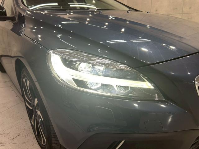 Ｖ４０ クロスカントリー　Ｔ５　ＡＷＤ　タックエディション　純正ナビ　Ｂｌｕｅｔｏｏｔｈ　リアカメラ　ＬＥＤヘッドライト　純正１８インチＡＷ　メモリ付パワーシート　シートヒーター　ステアスイッチ　レーダークルーズ　障害物センサー　ドラレコ　スマートキー　ＥＴＣ（10枚目）