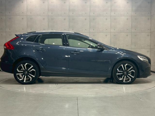 Ｖ４０ クロスカントリー　Ｔ５　ＡＷＤ　タックエディション　純正ナビ　Ｂｌｕｅｔｏｏｔｈ　リアカメラ　ＬＥＤヘッドライト　純正１８インチＡＷ　メモリ付パワーシート　シートヒーター　ステアスイッチ　レーダークルーズ　障害物センサー　ドラレコ　スマートキー　ＥＴＣ（13枚目）