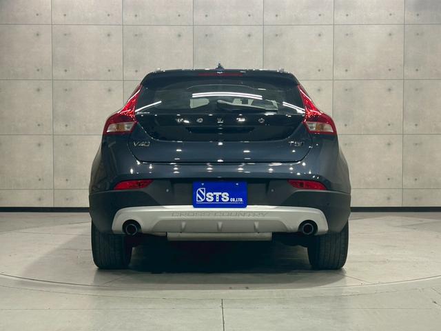 Ｖ４０ クロスカントリー　Ｔ５　ＡＷＤ　タックエディション　純正ナビ　Ｂｌｕｅｔｏｏｔｈ　リアカメラ　ＬＥＤヘッドライト　純正１８インチＡＷ　メモリ付パワーシート　シートヒーター　ステアスイッチ　レーダークルーズ　障害物センサー　ドラレコ　スマートキー　ＥＴＣ（15枚目）