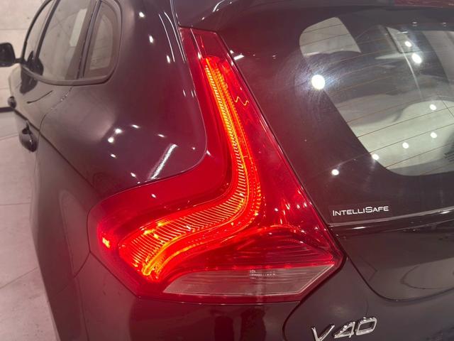Ｖ４０ クロスカントリー　Ｔ５　ＡＷＤ　タックエディション　純正ナビ　Ｂｌｕｅｔｏｏｔｈ　リアカメラ　ＬＥＤヘッドライト　純正１８インチＡＷ　メモリ付パワーシート　シートヒーター　ステアスイッチ　レーダークルーズ　障害物センサー　ドラレコ　スマートキー　ＥＴＣ（16枚目）