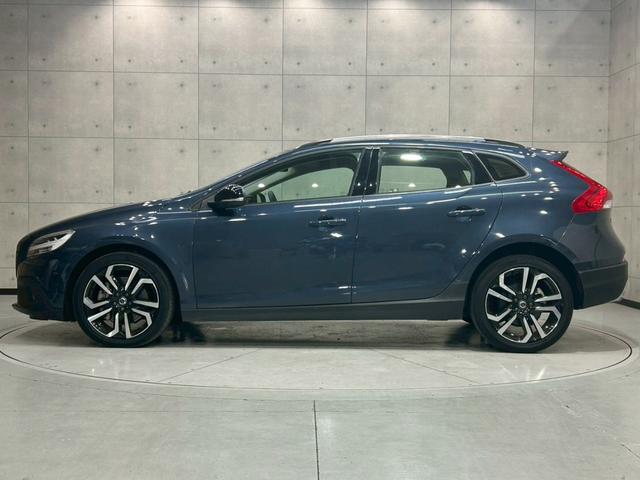 Ｖ４０ クロスカントリー　Ｔ５　ＡＷＤ　タックエディション　純正ナビ　Ｂｌｕｅｔｏｏｔｈ　リアカメラ　ＬＥＤヘッドライト　純正１８インチＡＷ　メモリ付パワーシート　シートヒーター　ステアスイッチ　レーダークルーズ　障害物センサー　ドラレコ　スマートキー　ＥＴＣ（19枚目）
