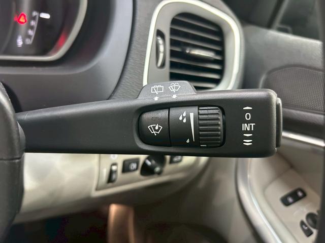 Ｖ４０ クロスカントリー　Ｔ５　ＡＷＤ　タックエディション　純正ナビ　Ｂｌｕｅｔｏｏｔｈ　リアカメラ　ＬＥＤヘッドライト　純正１８インチＡＷ　メモリ付パワーシート　シートヒーター　ステアスイッチ　レーダークルーズ　障害物センサー　ドラレコ　スマートキー　ＥＴＣ（30枚目）