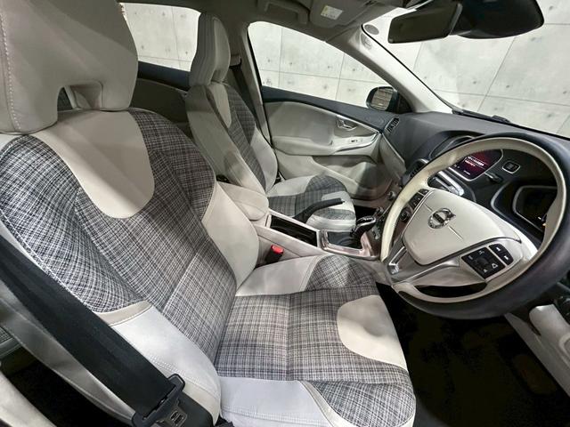 Ｖ４０ クロスカントリー　Ｔ５　ＡＷＤ　タックエディション　純正ナビ　Ｂｌｕｅｔｏｏｔｈ　リアカメラ　ＬＥＤヘッドライト　純正１８インチＡＷ　メモリ付パワーシート　シートヒーター　ステアスイッチ　レーダークルーズ　障害物センサー　ドラレコ　スマートキー　ＥＴＣ（44枚目）