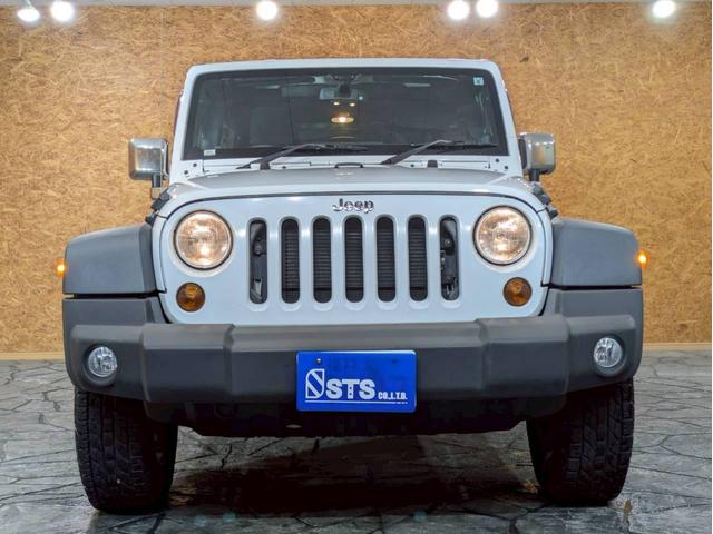 ジープ・ラングラーアンリミテッド スポーツ 社外ナビ フルセグTV Bluetooth バックカメラ 17インチAW・A/Tタイヤ サイドステップ 背面タイヤ フォグランプ ステアスイッチ オートクルーズ リモコンキー スペアキー ETC車載器(8枚目)