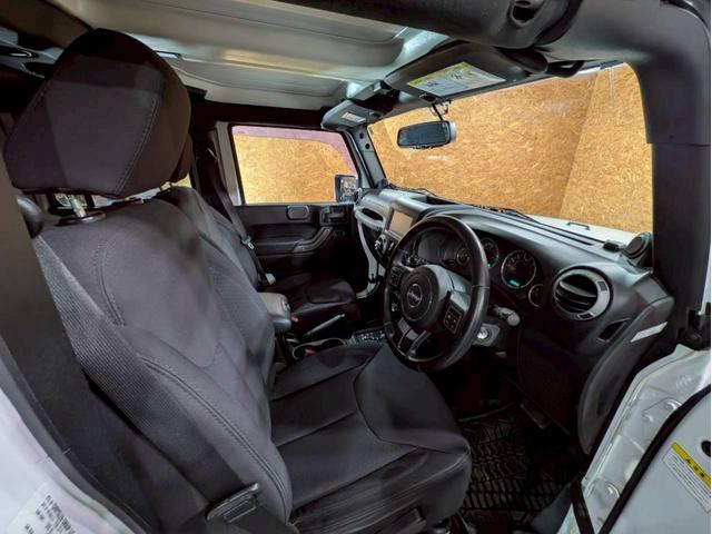 ジープ・ラングラーアンリミテッド スポーツ 社外ナビ フルセグTV Bluetooth バックカメラ 17インチAW・A/Tタイヤ サイドステップ 背面タイヤ フォグランプ ステアスイッチ オートクルーズ リモコンキー スペアキー ETC車載器(53枚目)