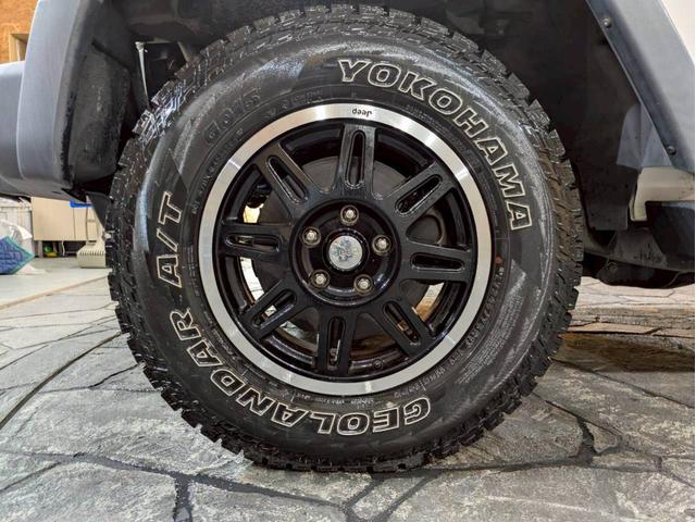 ジープ・ラングラーアンリミテッド スポーツ 社外ナビ フルセグTV Bluetooth バックカメラ 17インチAW・A/Tタイヤ サイドステップ 背面タイヤ フォグランプ ステアスイッチ オートクルーズ リモコンキー スペアキー ETC車載器(70枚目)