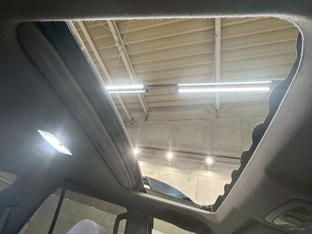 TOYOTA HILUX SURF SSR-X LIMITED
