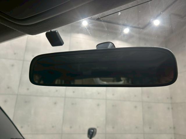 TOYOTA HILUX SURF SSR-X LIMITED