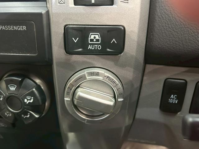 TOYOTA HILUX SURF SSR-X LIMITED