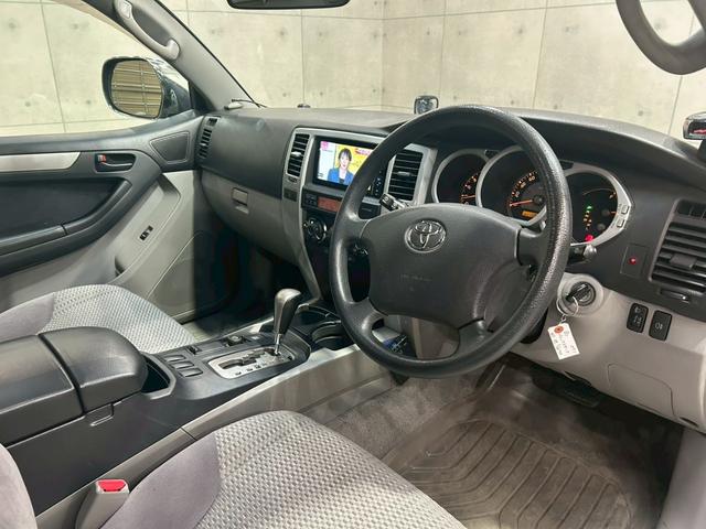TOYOTA HILUX SURF SSR-X LIMITED
