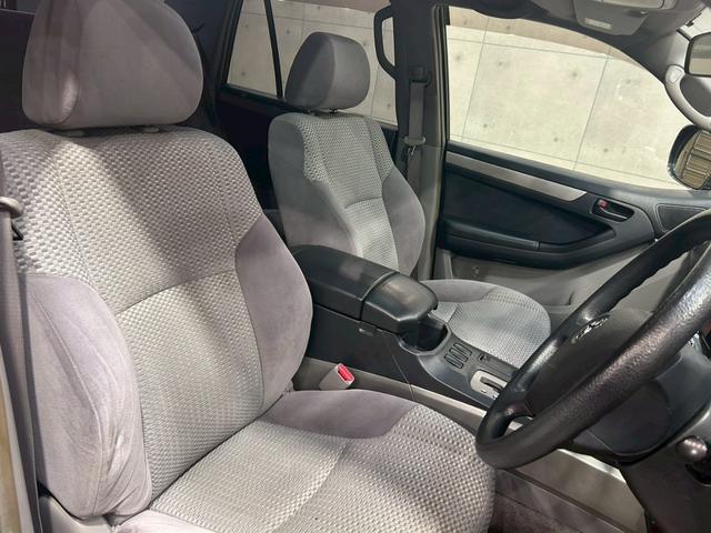 TOYOTA HILUX SURF SSR-X LIMITED