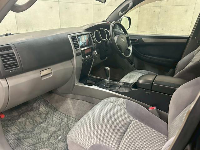 TOYOTA HILUX SURF SSR-X LIMITED