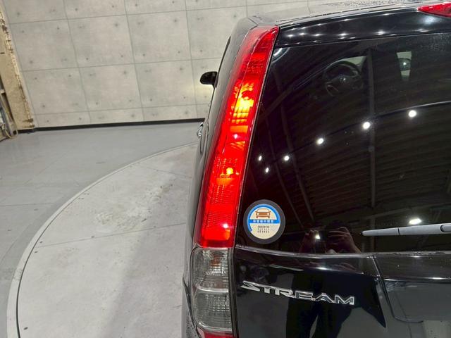 ストリーム Ｘ　スタイリッシュパッケージ　弊社ユーザー様ワンオーナー車両　Ｇａｔｈｅｒｓ純正ＨＤＤナビ　バックモニター　純正１５インチアルミ　オートライト　電動格納ミラー　パワーウィンドウ　オートエアコン　リモコンキー　予備キー　ＥＴＣ車載器（17枚目）