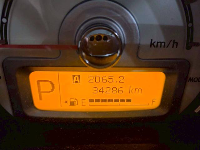 アルトラパン Ｇ　ユーザー様直接仕入れ車両　ホワイトルーフ　社外ナビ　デジタルＴＶ　純正ホイールキャップ　サイドバイザー　マニュアルエアコン　プッシュスタート　スマートキー　スペアキー　ＥＴＣ車載器　走行３．４万キロ台（28枚目）