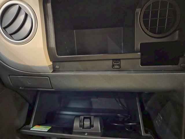 アルトラパン Ｇ　ユーザー様直接仕入れ車両　ホワイトルーフ　社外ナビ　デジタルＴＶ　純正ホイールキャップ　サイドバイザー　マニュアルエアコン　プッシュスタート　スマートキー　スペアキー　ＥＴＣ車載器　走行３．４万キロ台（42枚目）