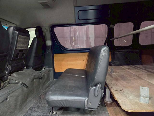 レジアスエースバン スーパーロングＤＸ　ＧＬパック　ユーザー様直接仕入　社外ナビ　フルセグＴＶ　Ｂｌｕｅｔｏｏｔｈ　ミラー型バックモニター・自動防眩機能　ＬＥＤヘッドライト　フォグ　シートカバー　リアヒーター　電格ドアミラー　リモコンキー　ＥＴＣ車載器（56枚目）