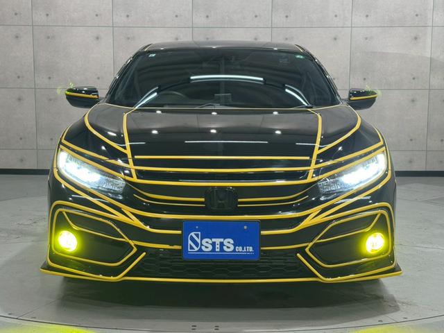 シビック ハッチバック ホンダセンシング イエローエッヂライン HKSマフラー 社外テールランプ 純正ナビ フルセグTV バックカメラ アームレストカーボン調 シートカバー シートヒーター ステアスイッチ レーダー探知機 スマートキー ETC(9枚目)