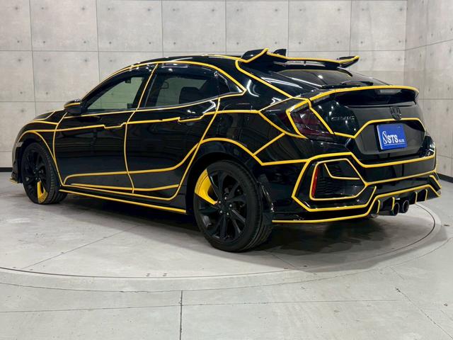 シビック ハッチバック ホンダセンシング イエローエッヂライン HKSマフラー 社外テールランプ 純正ナビ フルセグTV バックカメラ アームレストカーボン調 シートカバー シートヒーター ステアスイッチ レーダー探知機 スマートキー ETC(19枚目)