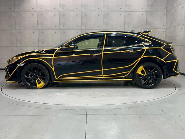 シビック ハッチバック ホンダセンシング イエローエッヂライン HKSマフラー 社外テールランプ 純正ナビ フルセグTV バックカメラ アームレストカーボン調 シートカバー シートヒーター ステアスイッチ レーダー探知機 スマートキー ETC(20枚目)