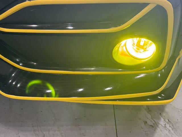 シビック ハッチバック ホンダセンシング イエローエッヂライン HKSマフラー 社外テールランプ 純正ナビ フルセグTV バックカメラ アームレストカーボン調 シートカバー シートヒーター ステアスイッチ レーダー探知機 スマートキー ETC(24枚目)