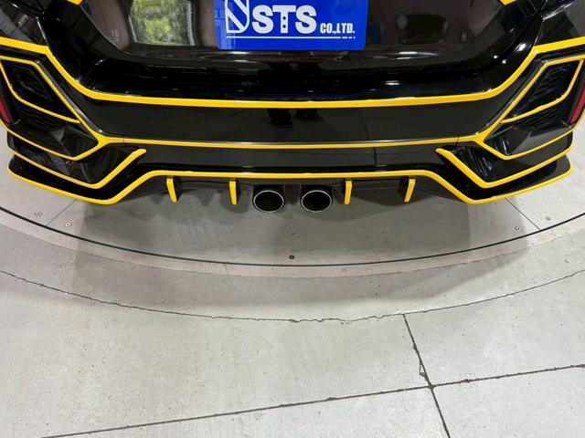 シビック ハッチバック ホンダセンシング イエローエッヂライン HKSマフラー 社外テールランプ 純正ナビ フルセグTV バックカメラ アームレストカーボン調 シートカバー シートヒーター ステアスイッチ レーダー探知機 スマートキー ETC(28枚目)