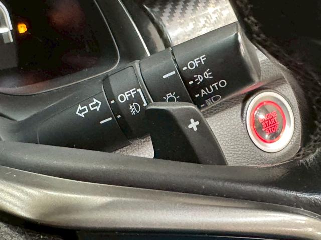 シビック ハッチバック ホンダセンシング イエローエッヂライン HKSマフラー 社外テールランプ 純正ナビ フルセグTV バックカメラ アームレストカーボン調 シートカバー シートヒーター ステアスイッチ レーダー探知機 スマートキー ETC(39枚目)